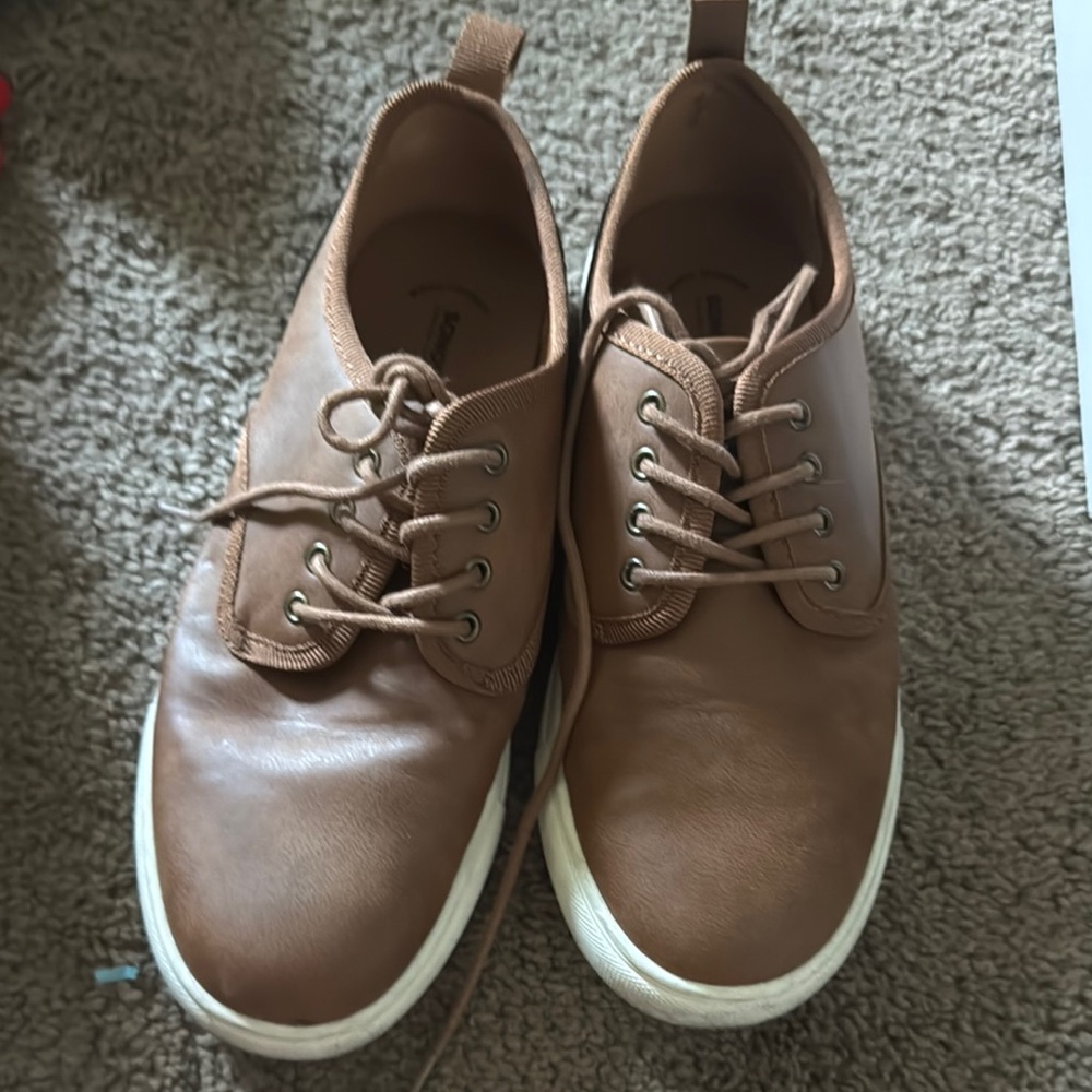 Sonoma Brown Dress Shoes with Minimalist Design